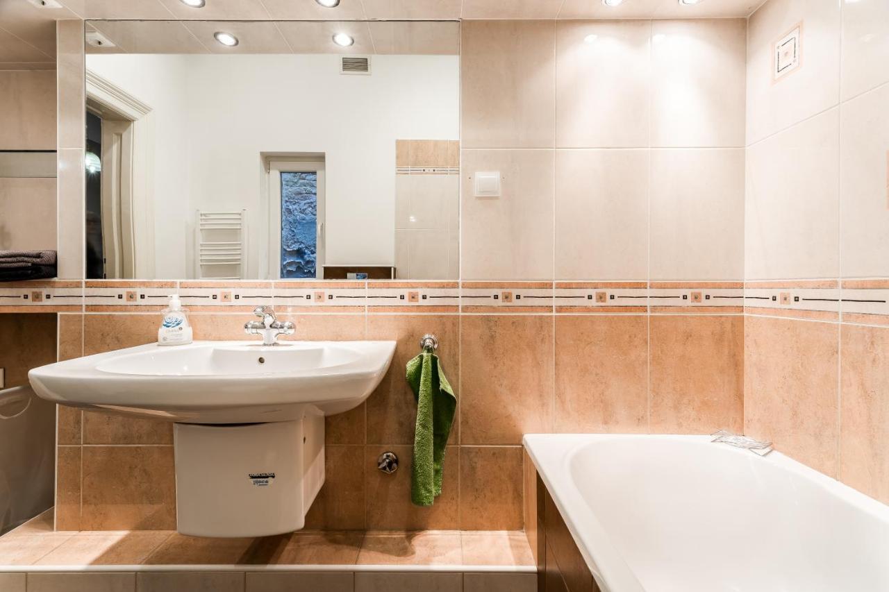 BERTA - 4 Bedrooms, 3 Baths Boedapest Buitenkant foto
